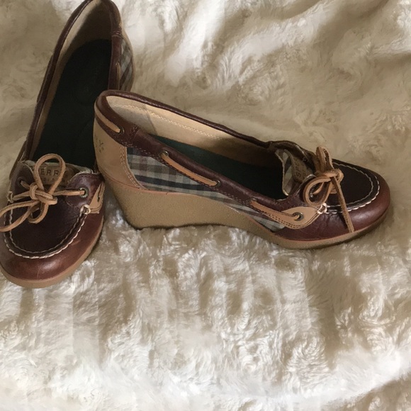 Sperry Top Sider Wedge Heel Sz 7 -previously owned -Worn once - Great Condition - Picture 3 of 7